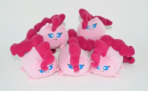 A lot of Pinkie Pie ^^