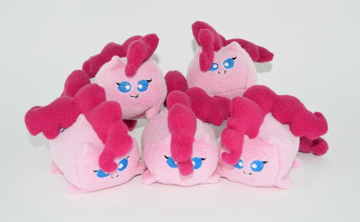 A lot of Pinkie Pie ^^