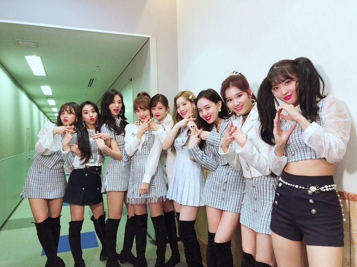 ☆
TWICE ☆