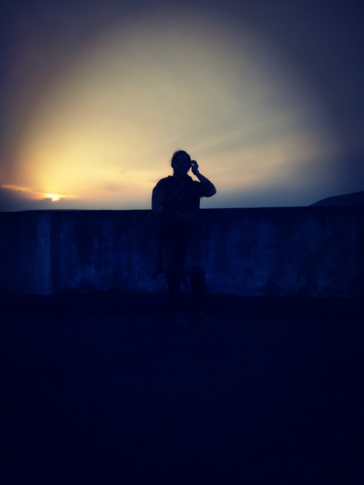 Sun set lady
