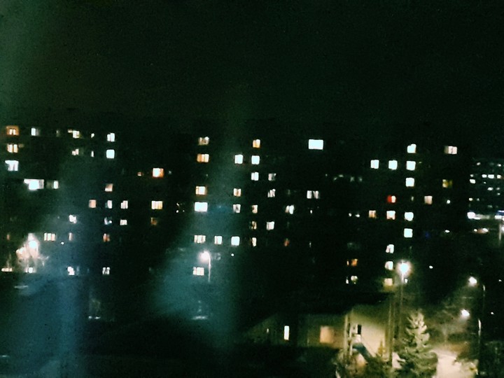 город-призрак ночью