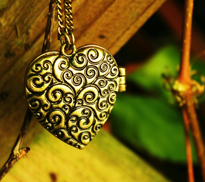 It's All AbOUt LoVE
