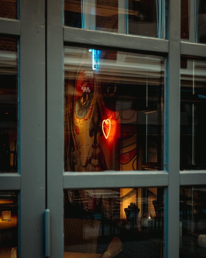 Neon heart