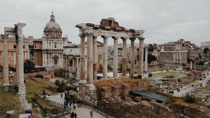 Captor Romano, the beginning of the public sphere