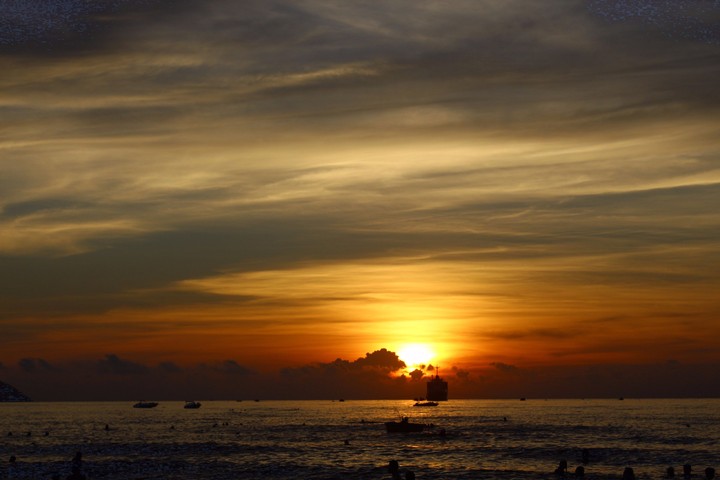 Dawn from the horizon