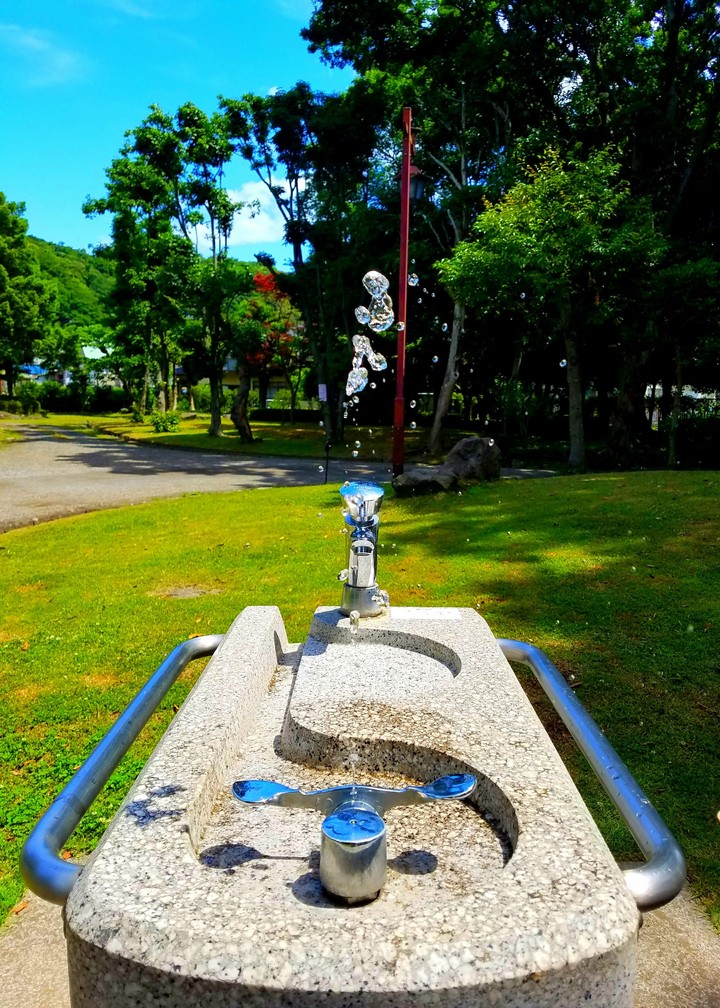 水