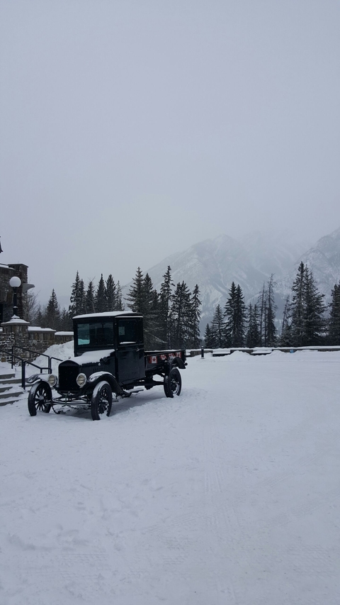 cave n basin, banff