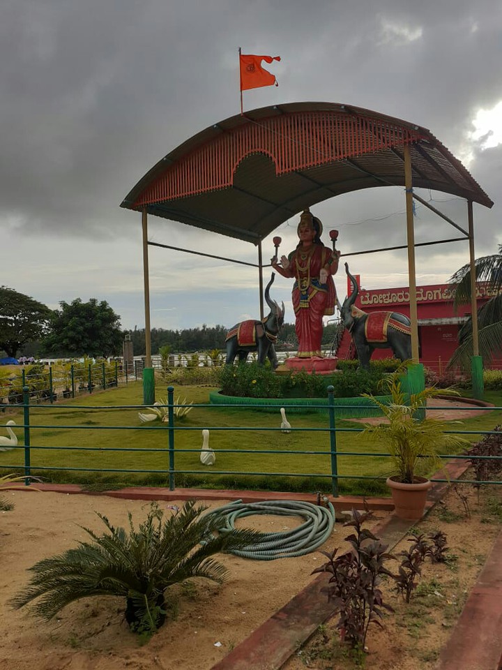 Statue