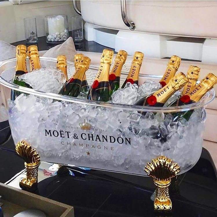 Moet champagne