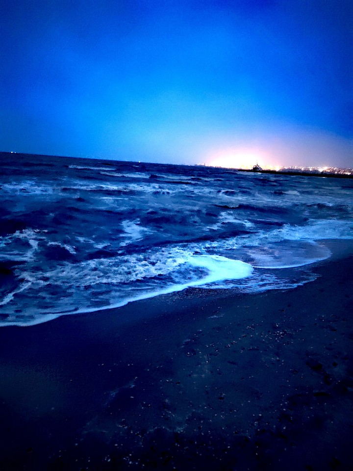 Море