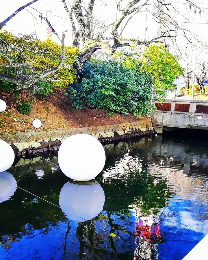 川