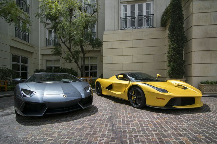 LAMBORGHINI , FERRARI (LAFERRARI)