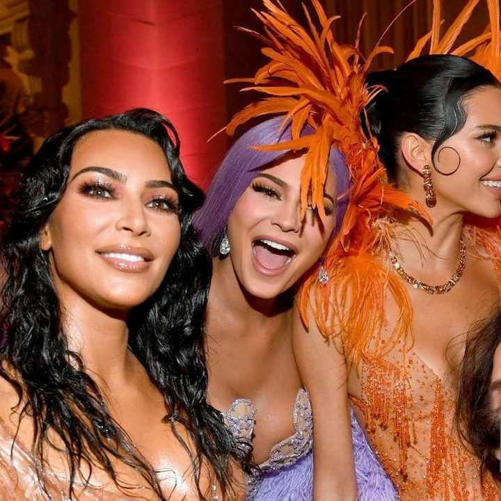 sisters Kardashian