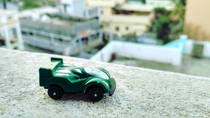 Toy car