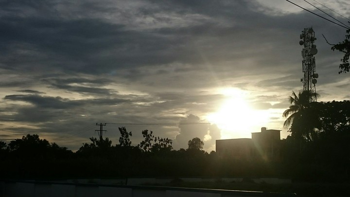 look at the sun. ☀