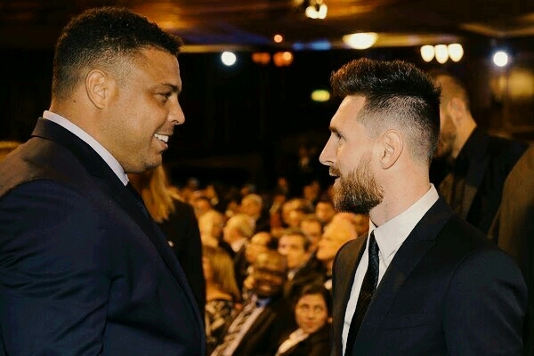 legends meeting messi and ronaldo the phenomena
