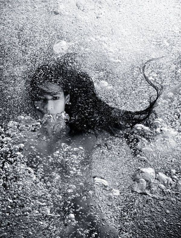 Under water girl