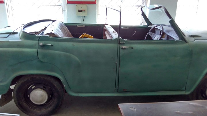 lab's car