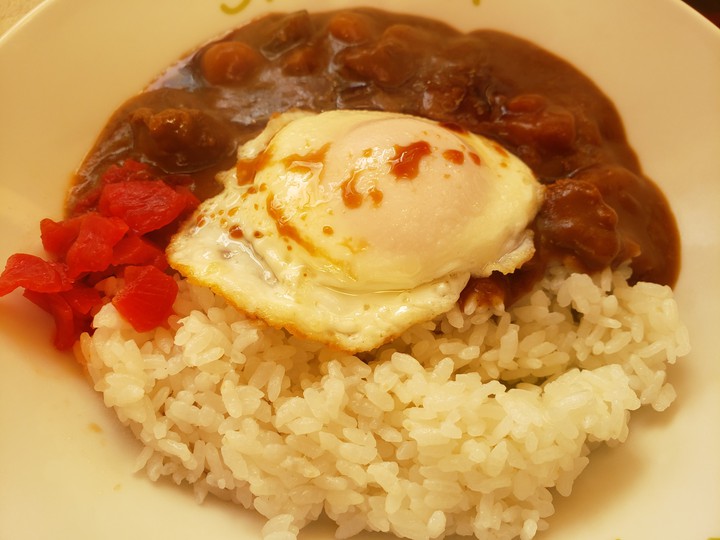 目玉焼きカレー
