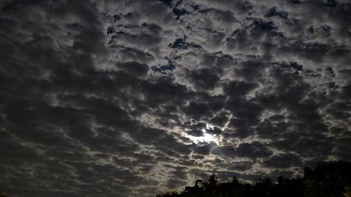 曇り空