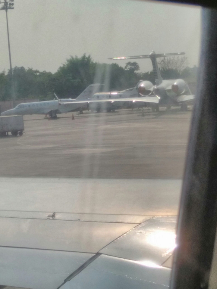 aeroplanes