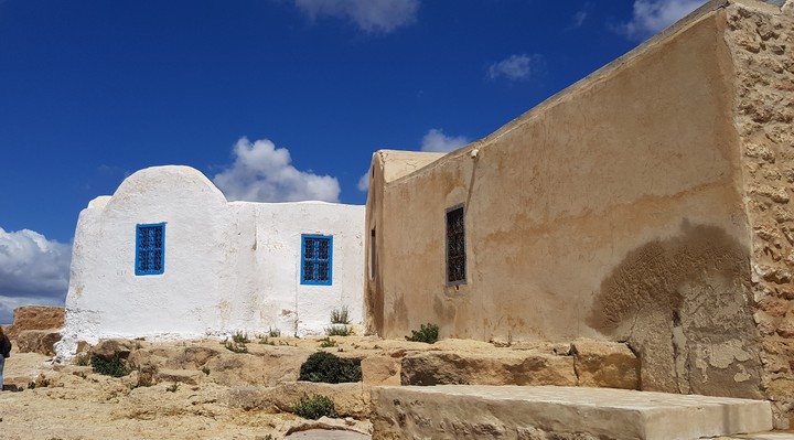 Takrouna, old dwellings