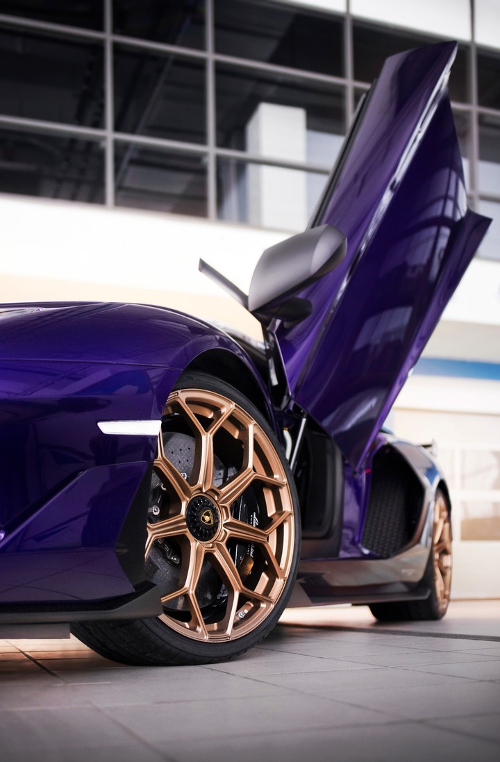 lamborghini aventador SVJ