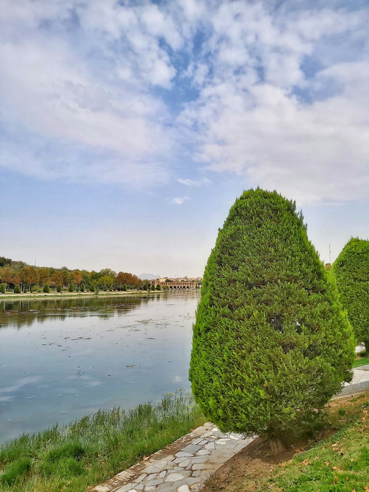 autumn of zayanderud