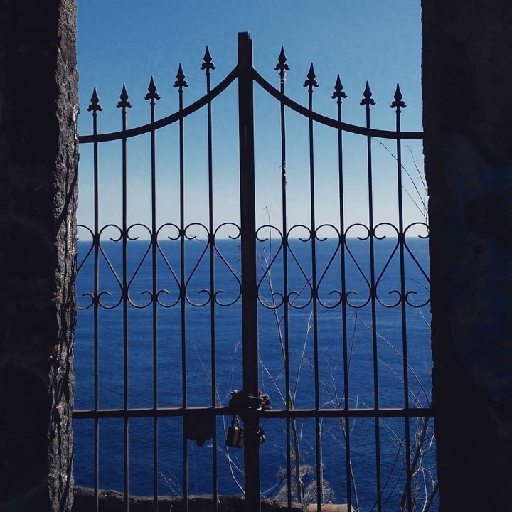 Sea gate
