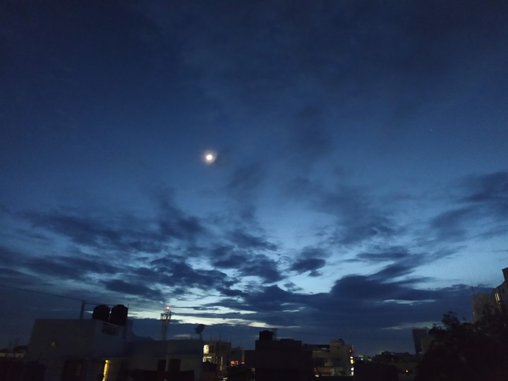MooN?