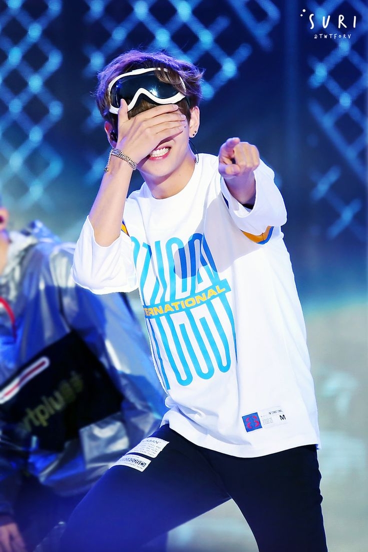 Cute V