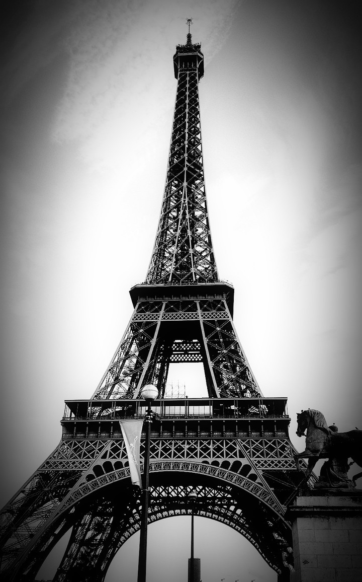 Paris black and white