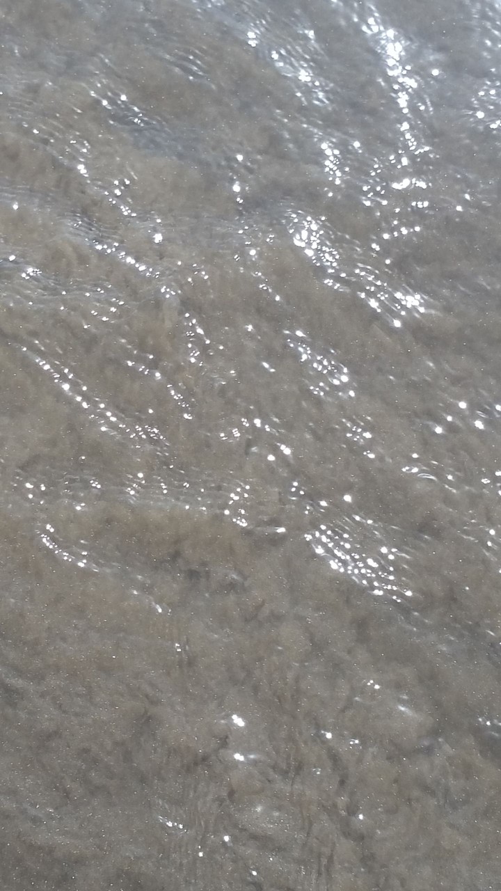 waves lies on water