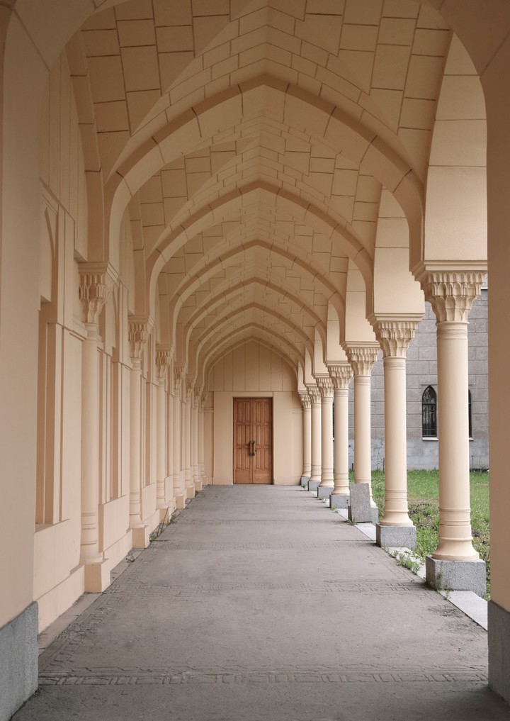The door to the synagogue