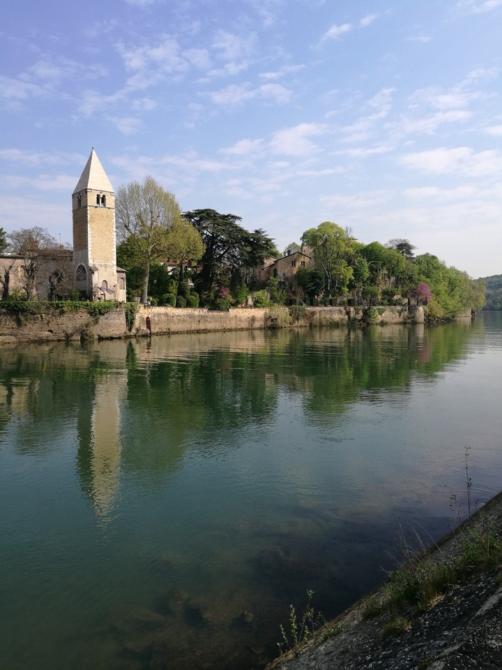 LYON-ILE BARBE