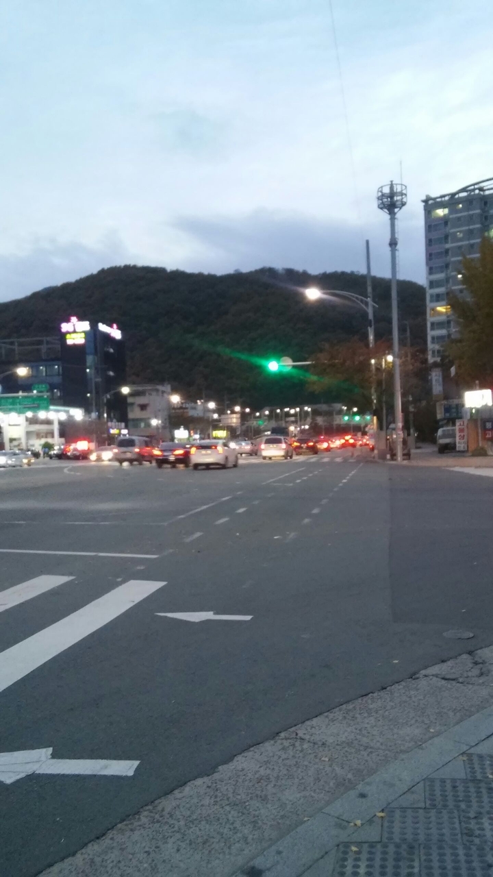 도로는 끝없고