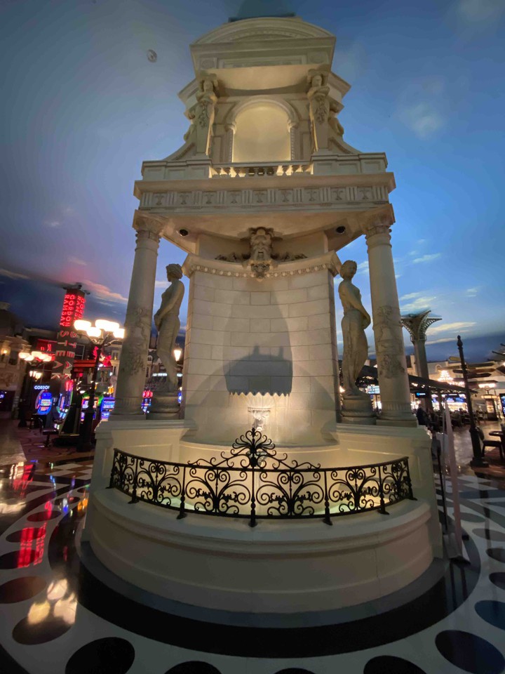 inside the Paris Casino