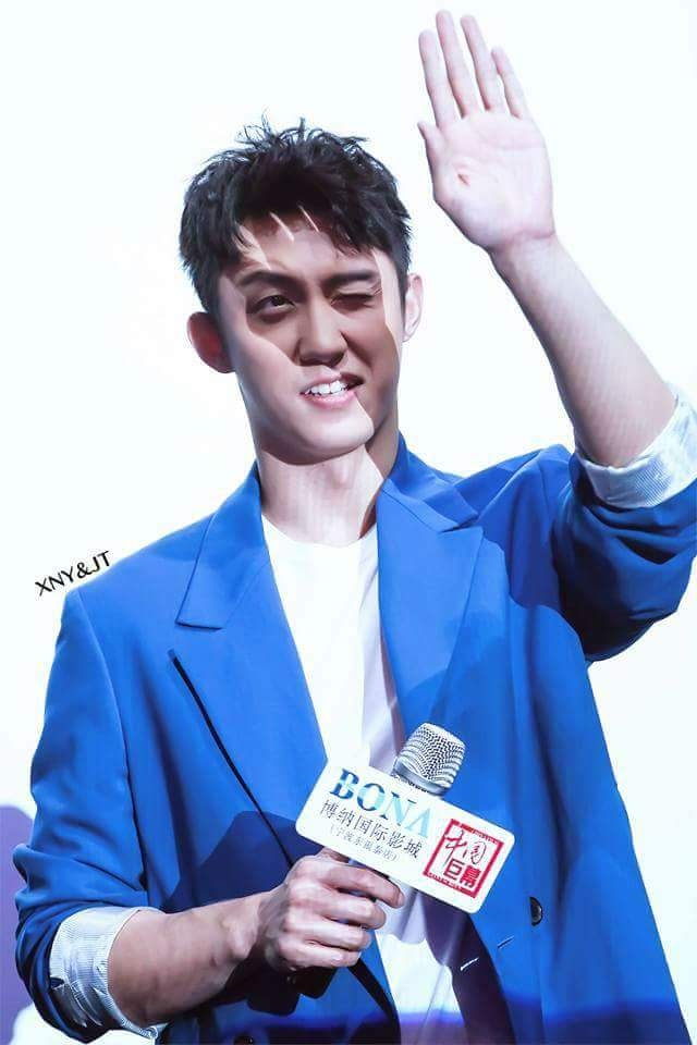 Twinkle eye! so handsome