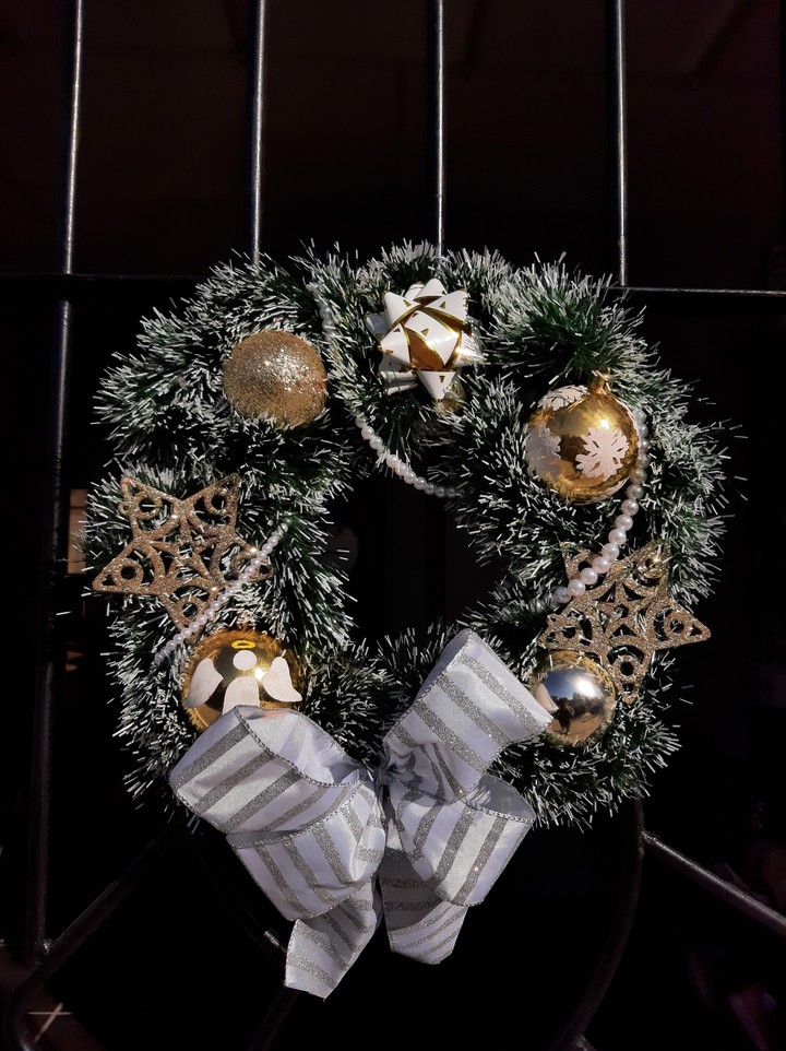 Christmas + flowers IG: T.o.m.h.r_