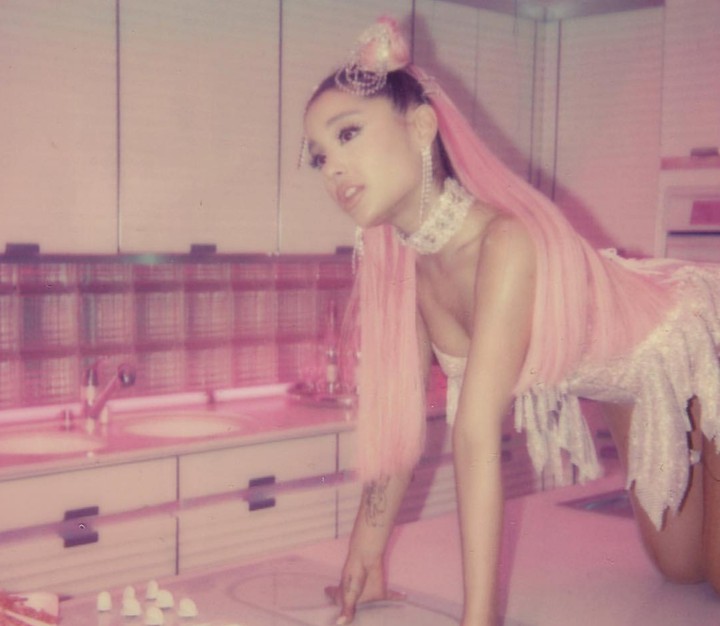 *7rings* Ariana Grande! ?