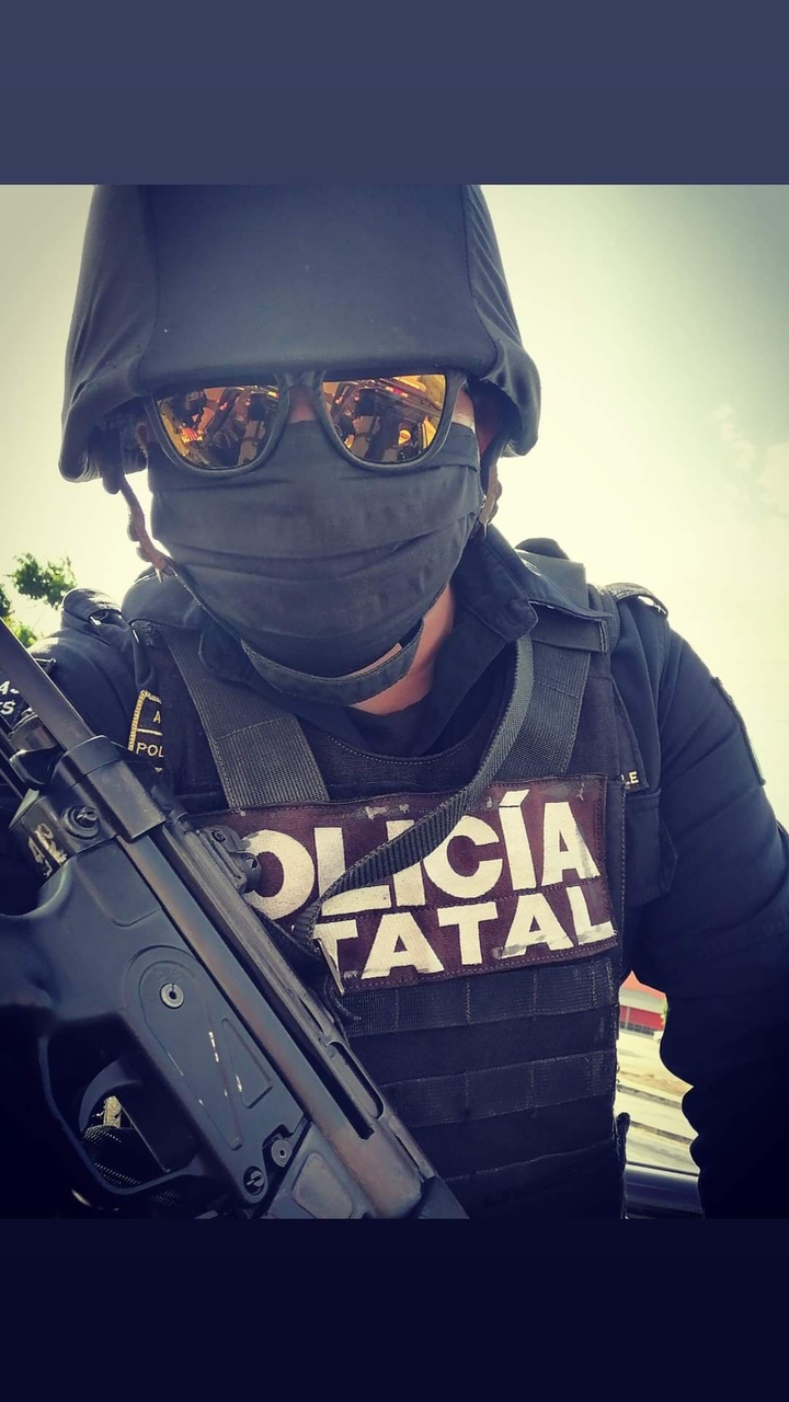 policía