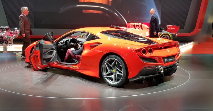 Ferrari f8 tributo