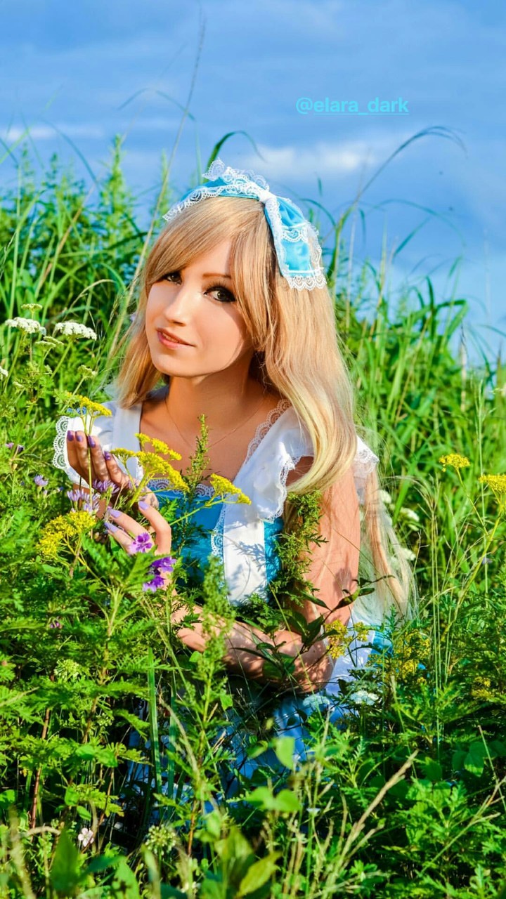 Elara Dark Alice In Wonderland