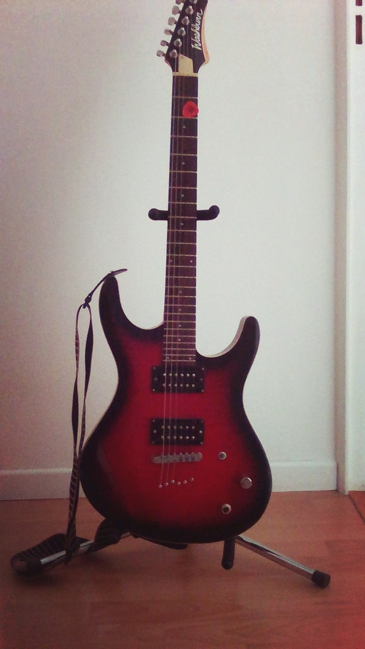 guitare électriqie bordeaux