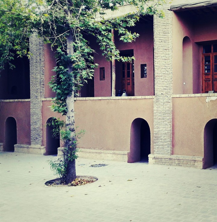 house khomein