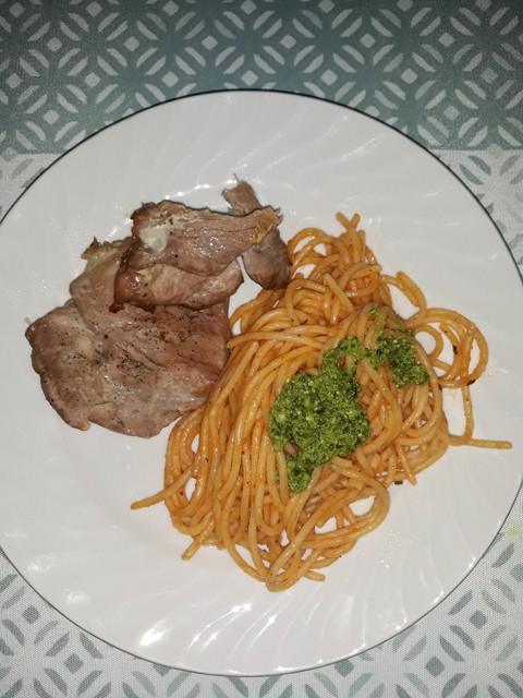 Pavo con salsa pesto