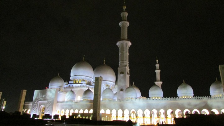 Абу-Даби мечеть Sheikh Zayed Grand Mosque