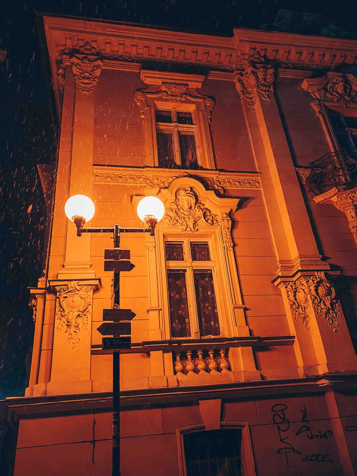 Snow In the night