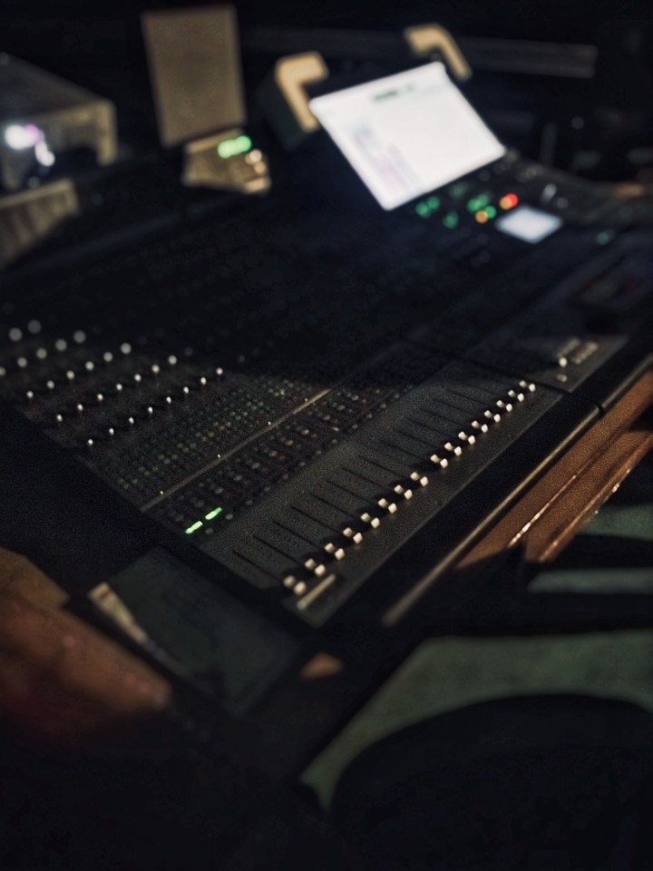 A mixing table