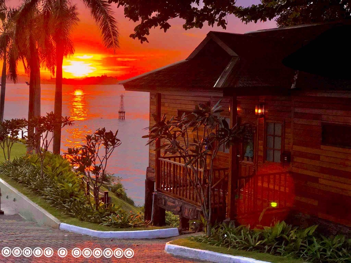 Sunset, beach and Home